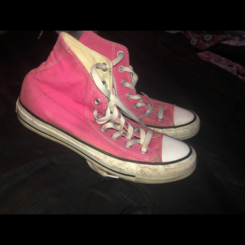 Pink Converse - Picture 2 of 6